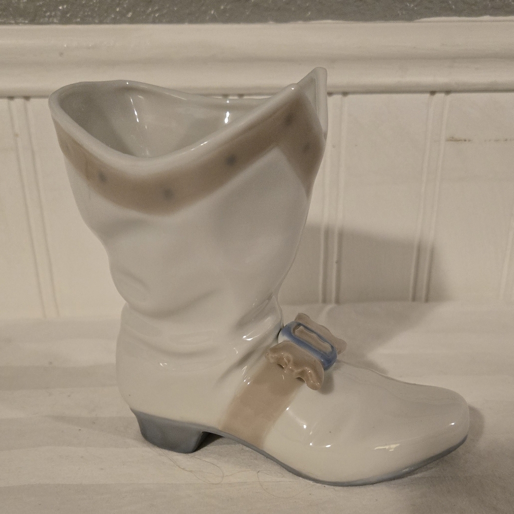 Vintage Victorian Boot Vase - Picture 3 of 6
